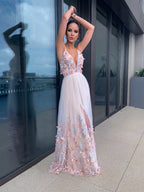 Robes de bal longues au sol en tulle, sans manches, col en V, coupe droite/élégante