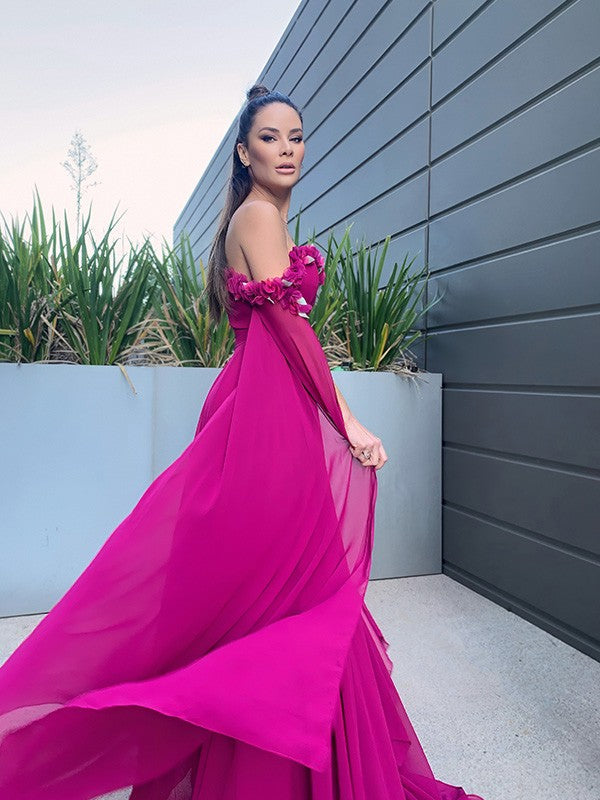 Abito da sera lungo in chiffon elegante a linea ad A, con maniche lunghe, volant e scollo a spalle scoperte