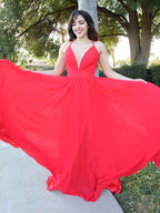 Abito da sera lungo fino a terra con spalline sottili, volant, senza maniche, in chiffon elegante a linea ad A