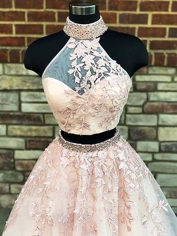 Abito da cerimonia a due pezzi con gonna a linea ad A, elegante, senza maniche, con collo alto e applicazioni in tulle