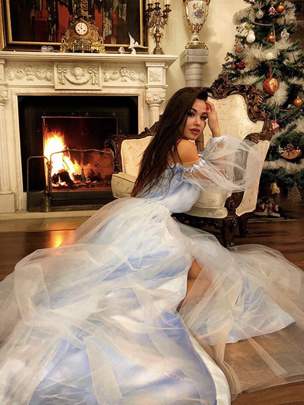 Abito da sera in tulle lungo fino a terra, linea a trapezio/elegante, con perline, scollo a barca e maniche lunghe