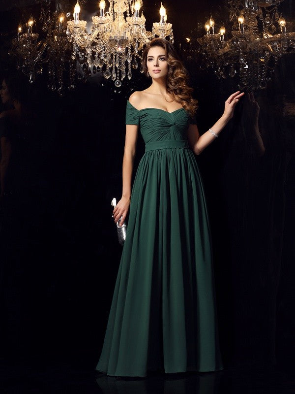 Abito da cerimonia lungo in chiffon senza maniche, con scollo a barca arricciato, linea a trapezio/elegante