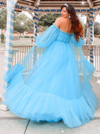 Abito da cerimonia lungo a linea ad A/elegante con maniche lunghe, scollo a spalle scoperte e applicazioni in tulle