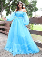Abito da cerimonia lungo a linea ad A/elegante con maniche lunghe, scollo a spalle scoperte e applicazioni in tulle