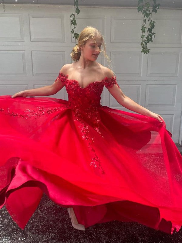 Abito da sera lungo fino a terra senza maniche con scollo a spalle scoperte, applicazioni in tulle, linea a trapezio/elegante