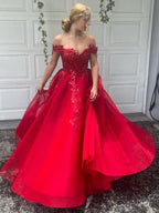 Abito da sera lungo fino a terra senza maniche con scollo a spalle scoperte, applicazioni in tulle, linea a trapezio/elegante