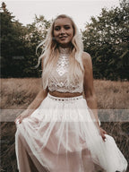 Robes de bal longues en tulle à perles, sans manches, col montant, coupe en A/élégante