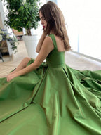 Robes de bal sans manches en satin à volants avec bretelles élégantes et coupe en A