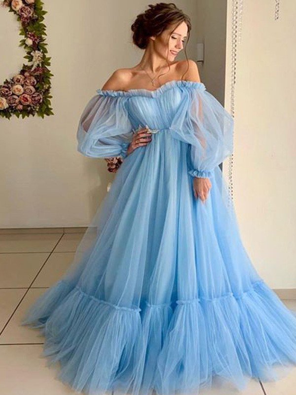 Abito da cerimonia a linea ad A/elegante con applicazioni in tulle, scollo a spalle scoperte, maniche lunghe e lunghezza fino a terra