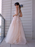 Vestidos de Baile Sem Mangas com Decote Redondo, Aplicações Elegantes em Tule em Forma de A