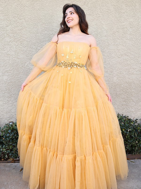 Abito da cerimonia lungo a linea ad A/elegante in tulle con perline, scollo a spalle scoperte e maniche lunghe fino a terra
