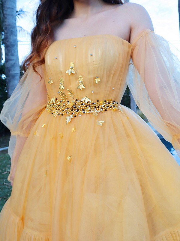 Abito da cerimonia lungo a linea ad A/elegante in tulle con perline, scollo a spalle scoperte e maniche lunghe fino a terra