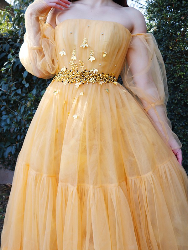 Abito da cerimonia lungo a linea ad A/elegante in tulle con perline, scollo a spalle scoperte e maniche lunghe fino a terra