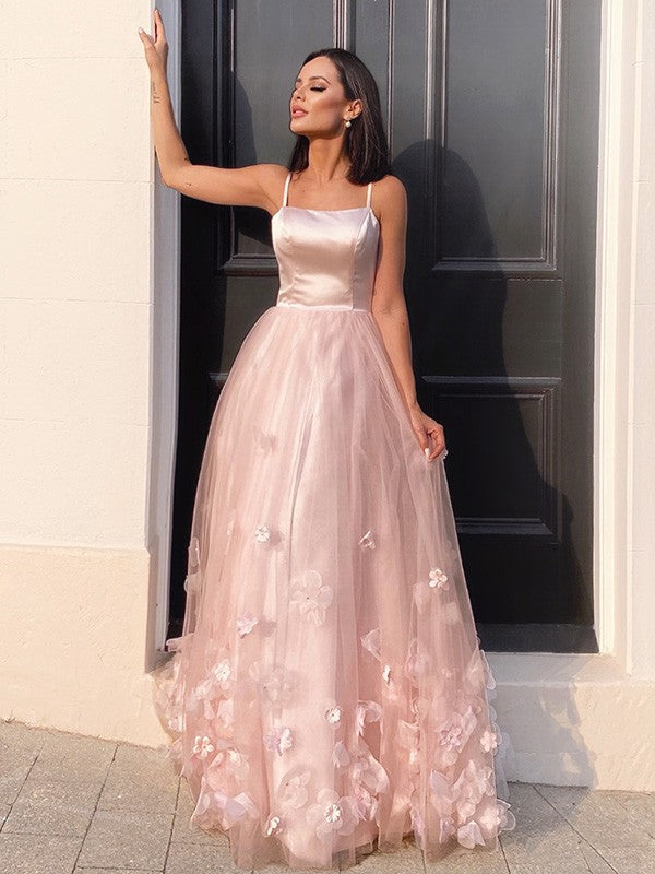 Robes de bal longues au sol sans manches à bretelles fleuries faites main en tulle élégantes et en ligne A