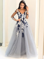 Abito da cerimonia lungo in tulle con maniche lunghe, scollo a V elegante e applicazioni a linea ad A