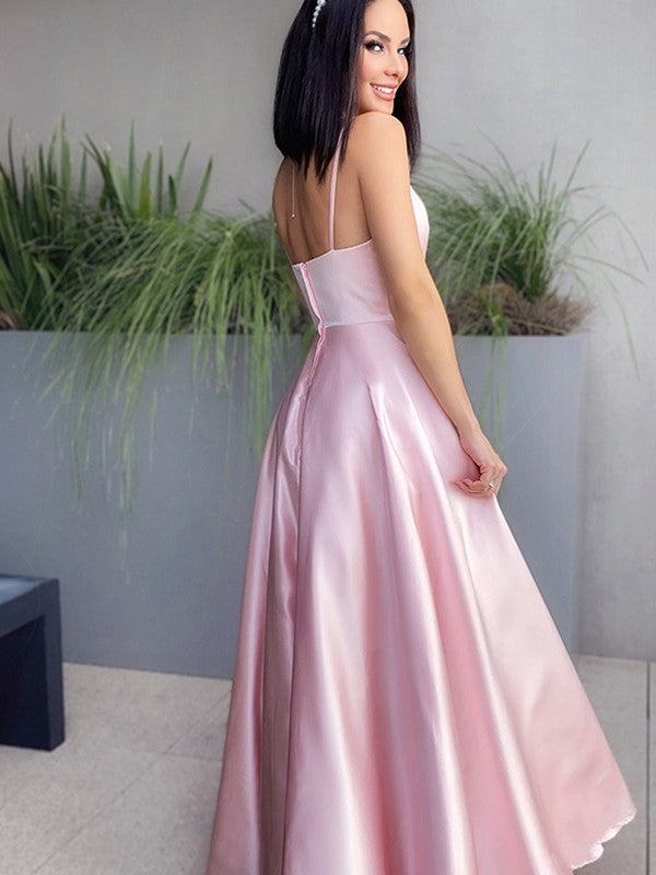 Robes de bal longues au sol sans manches en satin froncé, col en V élégant et coupe en A