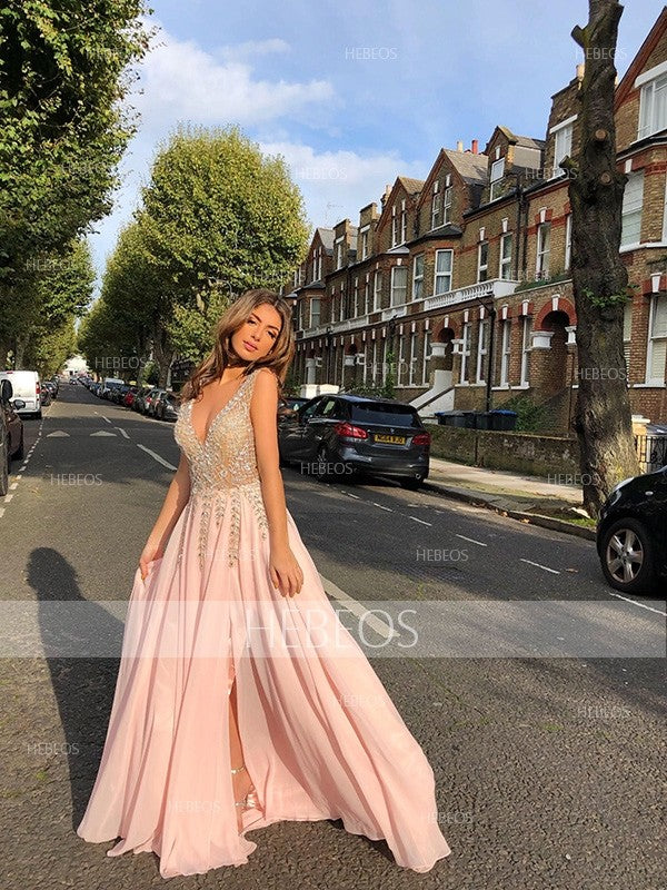 Robes de bal en tulle sans manches à perles, col en V élégant, coupe en A