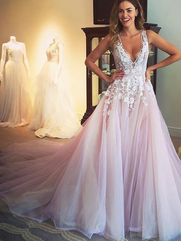 Robes de bal sans manches en tulle à encolure en V élégante et coupe en A avec appliques