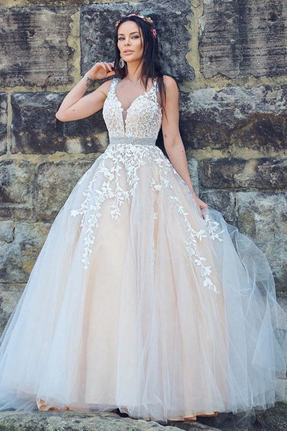 Vestidos de corte A/princesa con apliques de tul, sin mangas, escote en V y cola larga