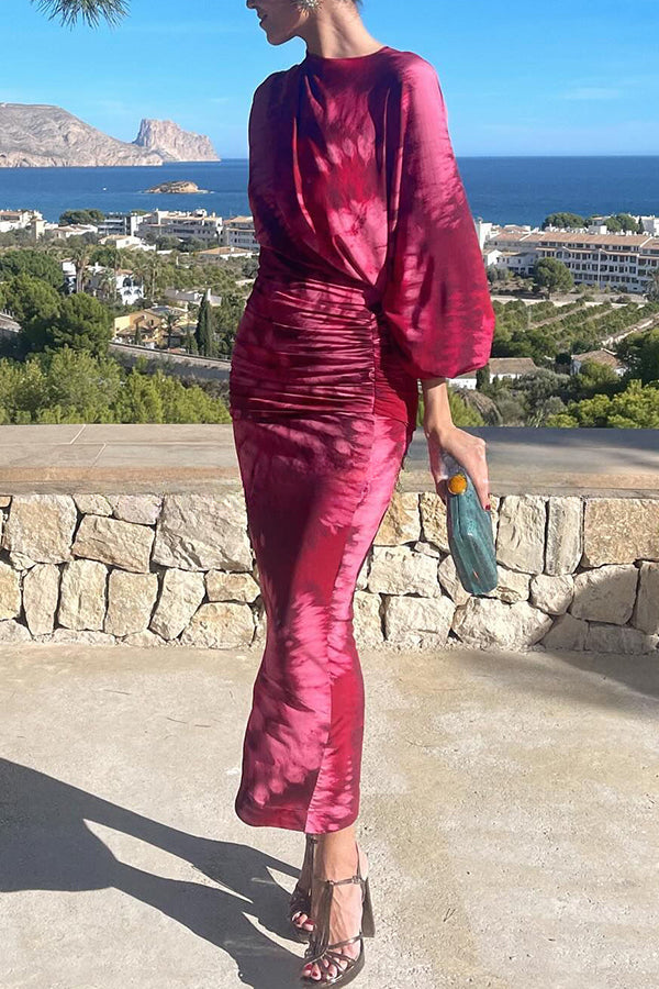 Robe mi-longue Claudia à imprimé tie-dye froncée (plusieurs façons de la porter)