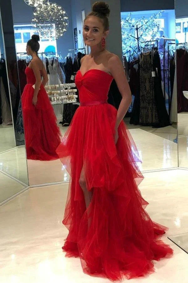 Abiti da sera rossi senza schienale con volant in tulle Y1237