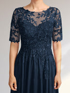 Robe de mère de la mariée en mousseline et dentelle asymétrique illusion à encolure dégagée, coupe en A, ornée de paillettes