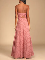 Robe de soirée sans bretelles coupe ajustée avec fente longue