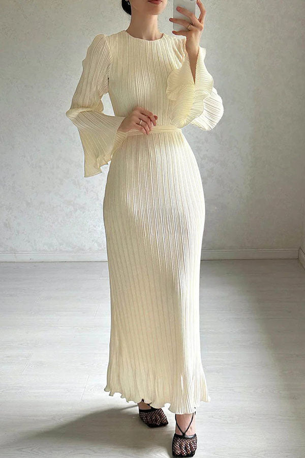 Vestido largo Victoria con mangas acampanadas plisadas y lazo en la espalda 