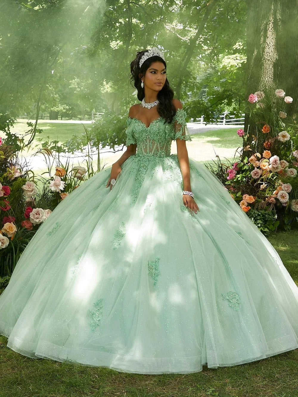 Robe de Quinceañera Classique à Encolure Cœur 2025 Robe de Soirée Élégante Appliques Scintillantes Robe de Bal Cœur Robe de Fête pour Seize Ans