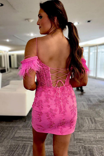 Vestido de fiesta de encaje rosa con hombros descubiertos