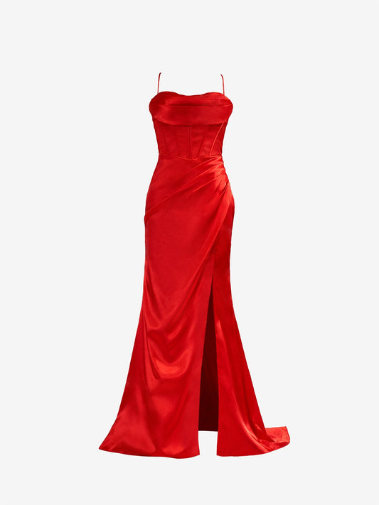 Vestido de fiesta de sirena de satén con tirantes finos rojos y abertura