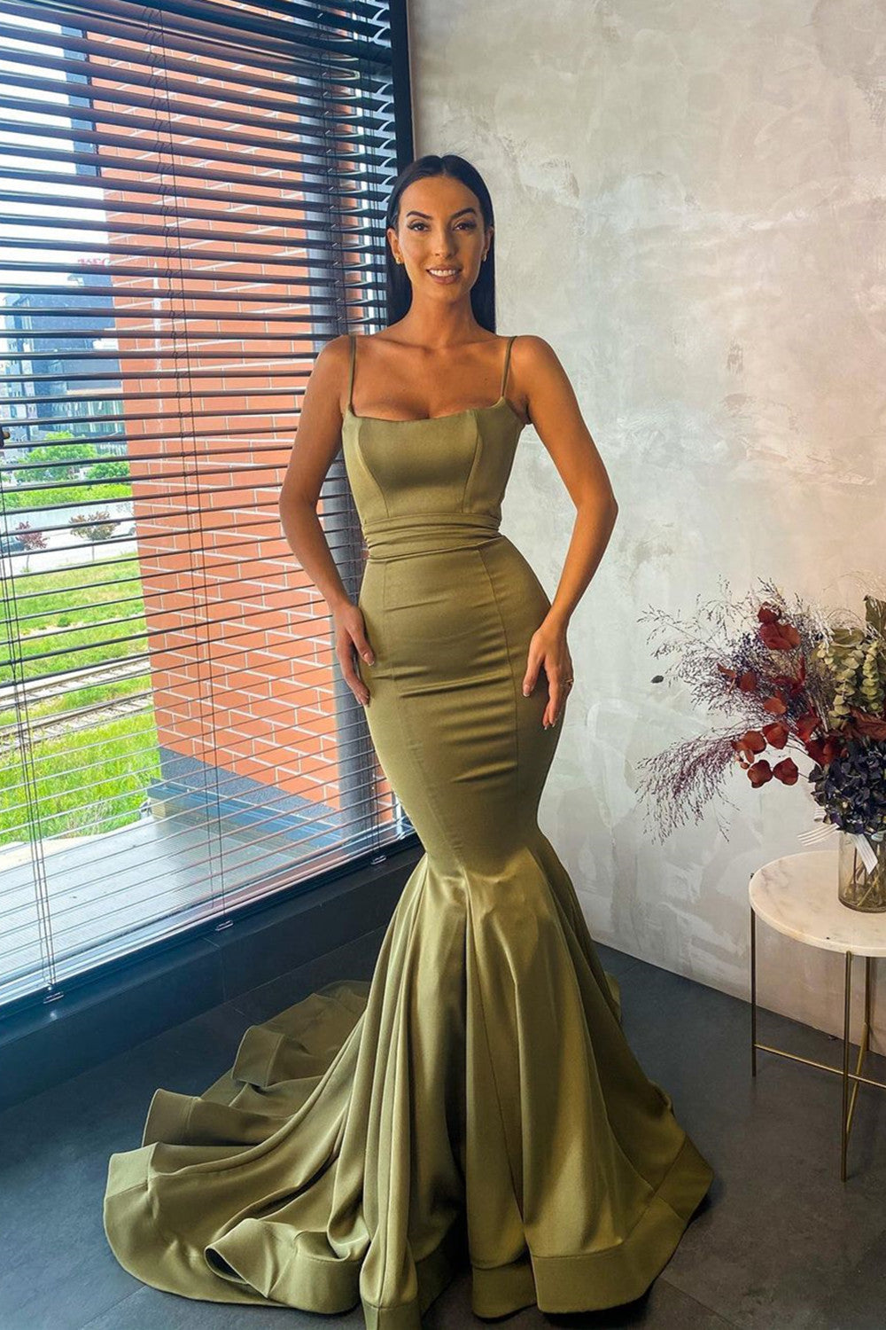Vestido de Baile Elegante Comprido até ao Chão Estilo Sereia com Alças Finas e Folhos