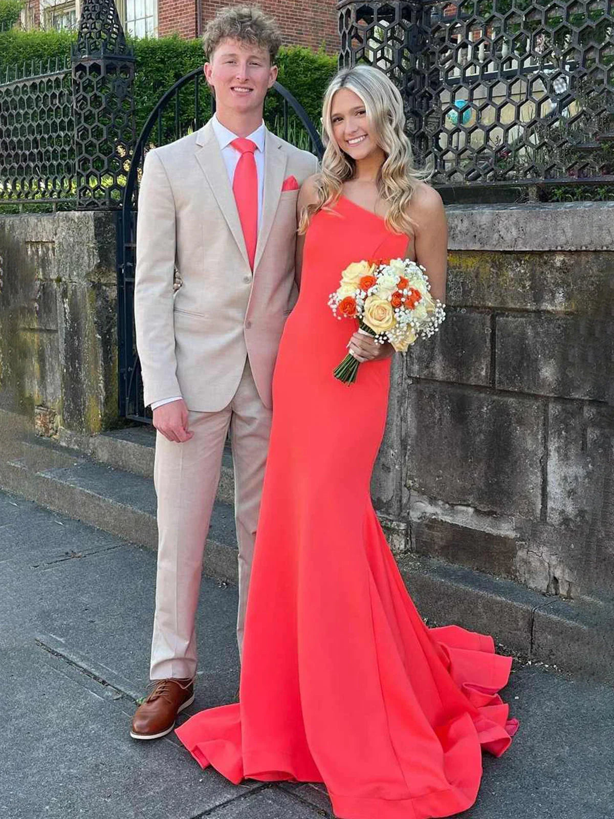 Adley | Robe de bal en satin sans manches sirène à une épaule avec traîne