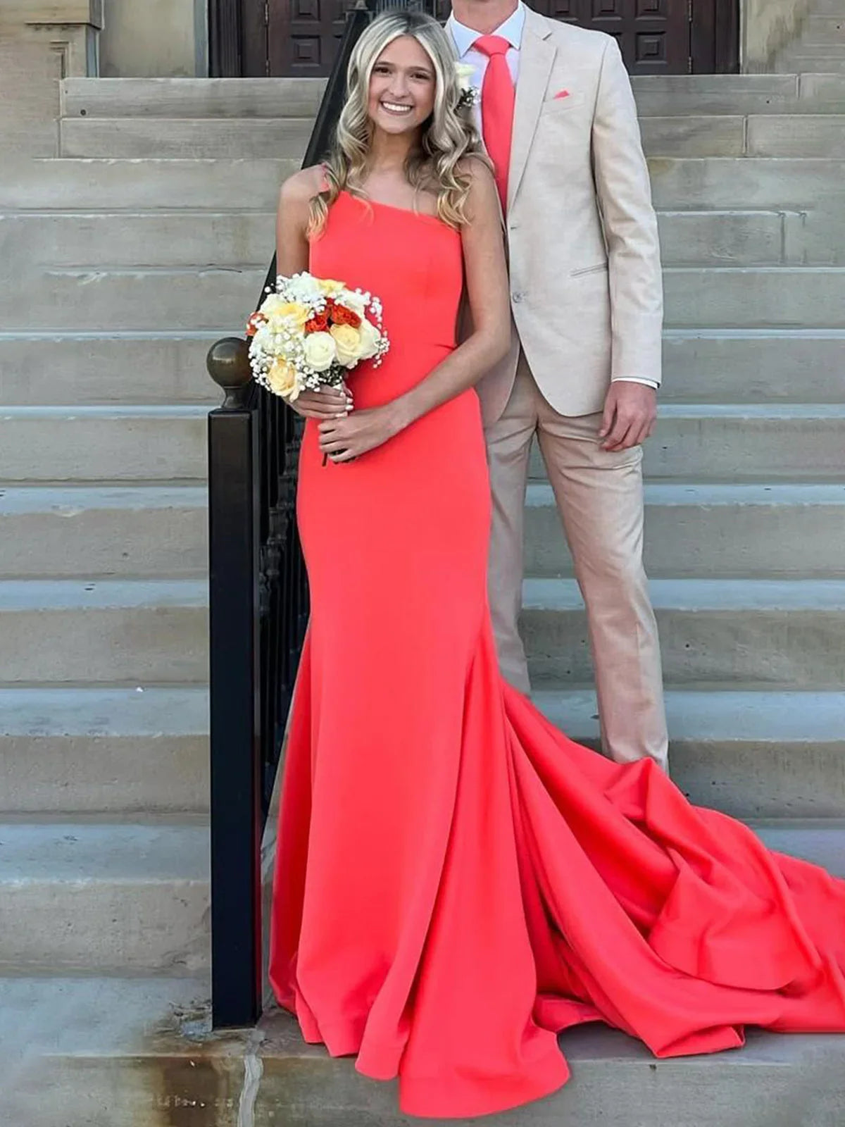 Adley | Robe de bal en satin sans manches sirène à une épaule avec traîne