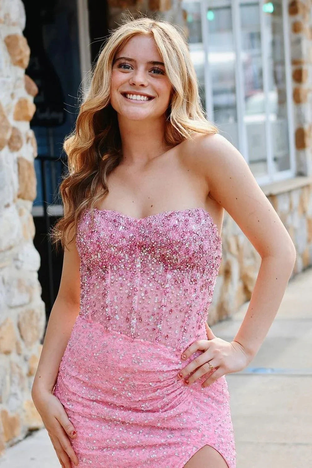 Aeliana | Robe longue de bal sirène rose sans bretelles ornée de paillettes avec fente