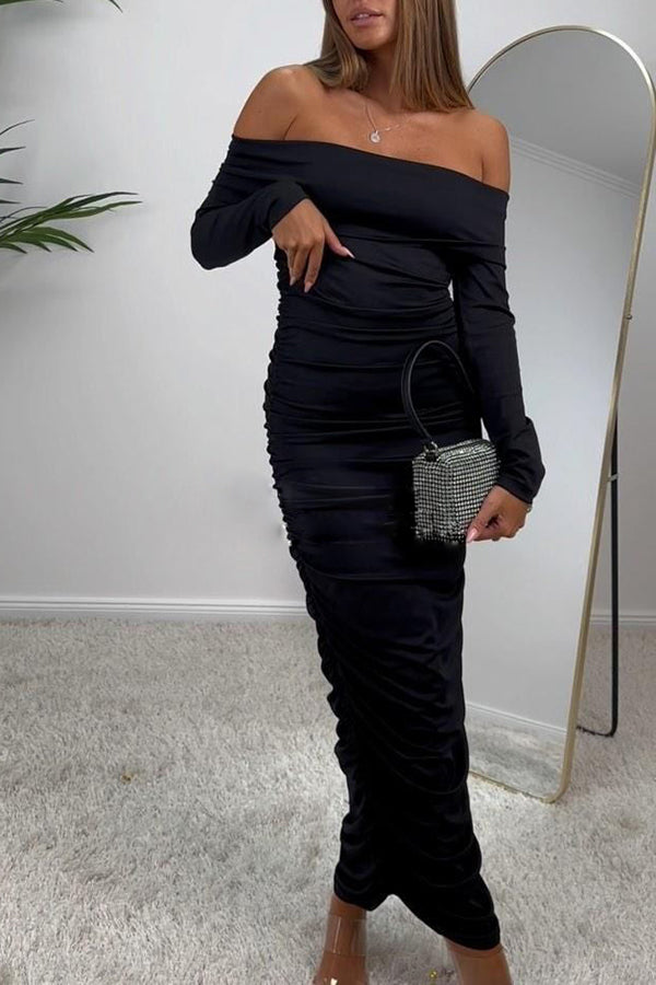 Desirable Beauty – Schulterfreies, langärmliges, gerüschtes Stretch-Maxikleid 
