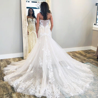 Affordable V-Neck Sleeveless Lace Bridal Wears