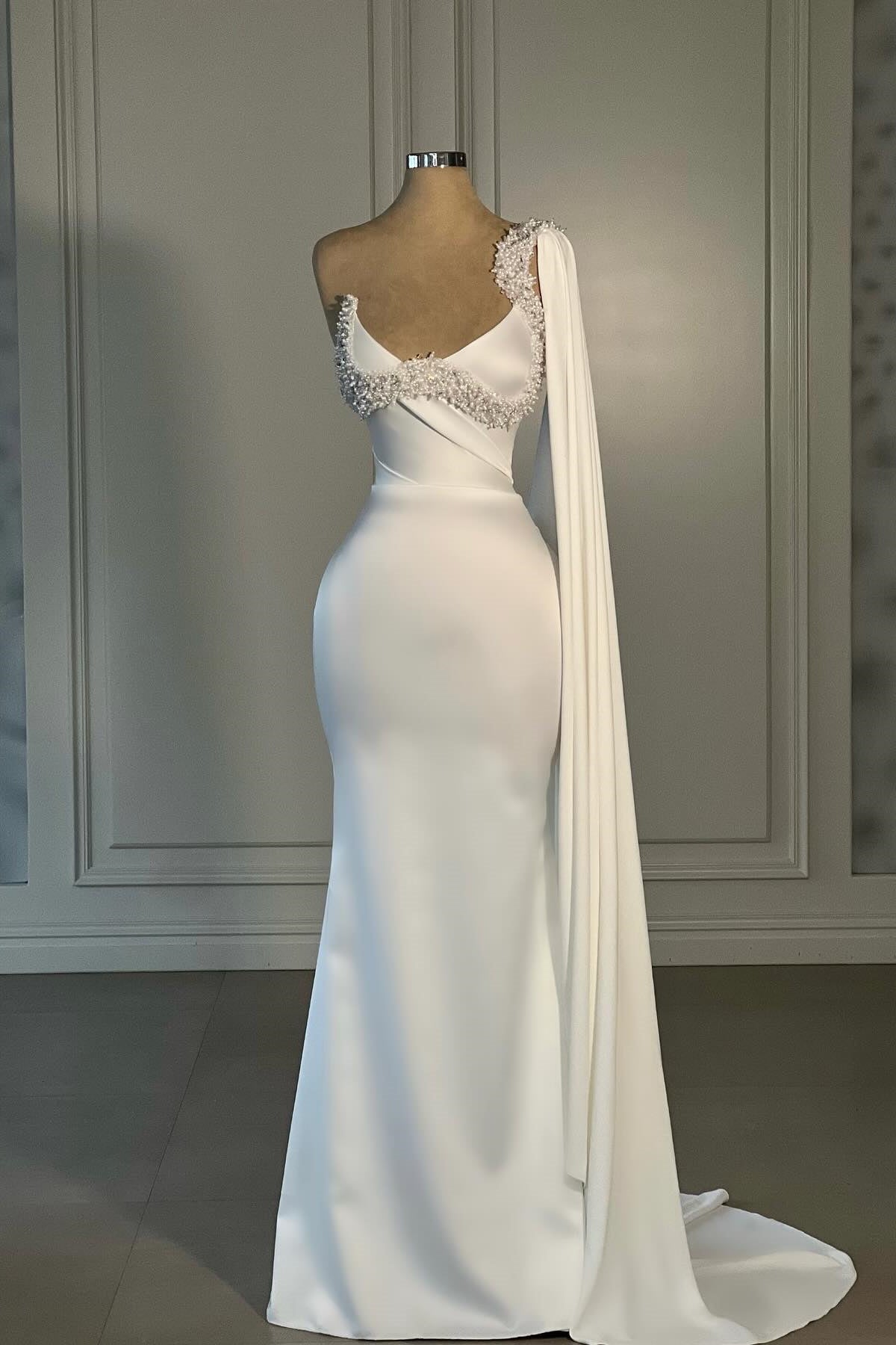 Robe de mariée blanche en satin, une épaule, sans manches, sirène magnifique avec strass