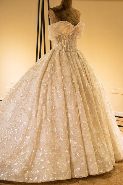 Increíble vestido de novia sin tirantes, mangas cortas y apliques de encaje 
