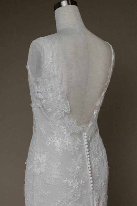 Abiti da sposa eleganti a sirena con applicazioni e scollo a V straordinari