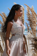 Robe de plage de mariage longue attrayante en ligne A, col en V, sans manches, en dentelle perlée