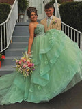 Azurena | Robe de bal longue en tulle vert sauge à décolleté cœur avec applications