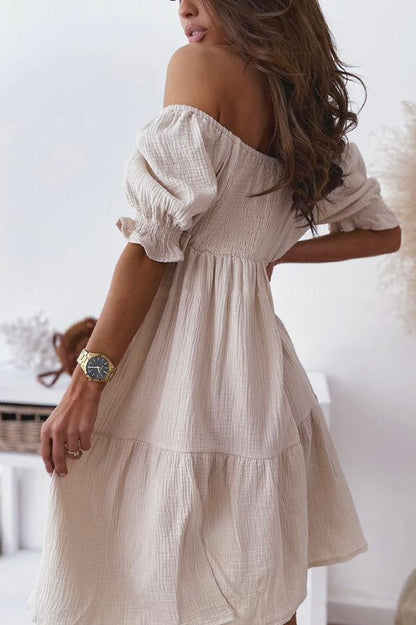 Enchanted – Schulterfreies, lockeres Kleid mit Smokarbeit 