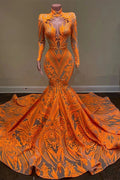 Hochgeschlossenes Meerjungfrau-Ballkleid in Orange mit langen Ärmeln und Paillettenspitze