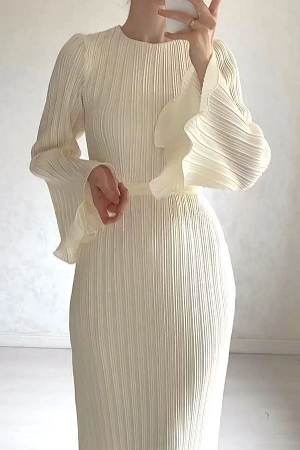 Vestido largo Victoria con mangas acampanadas plisadas y lazo en la espalda 