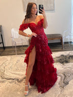 كينيدي | فستان سهرة طويل من الدانتيل مكشوف الكتف (رباط خلفي)