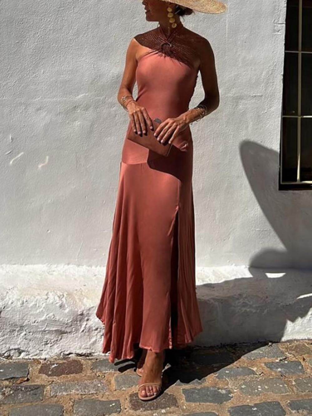 Neckholder-Kleid mit trägerlosem Ringträger und unregelmäßigem Schnitt 
