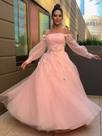 Abito da ballo con gonna ampia, fiori fatti a mano, tulle, maniche lunghe, scollo a barca, lungo fino a terra, abito da sera