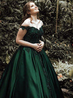 Robe de bal bustier sans manches longue en dentelle et satin pour bal de fin d'année