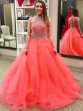 Robe de bal sans manches à col licou, ornée de perles, longue en tulle